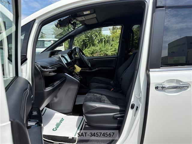 Toyota ESQUIRE 2020 8908617-8