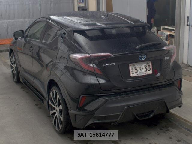 Toyota C-HR 2017 8768428-1