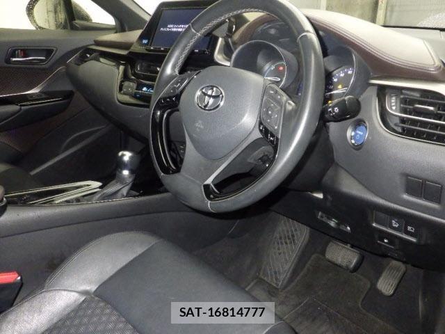 Toyota C-HR 2017 8768428-3