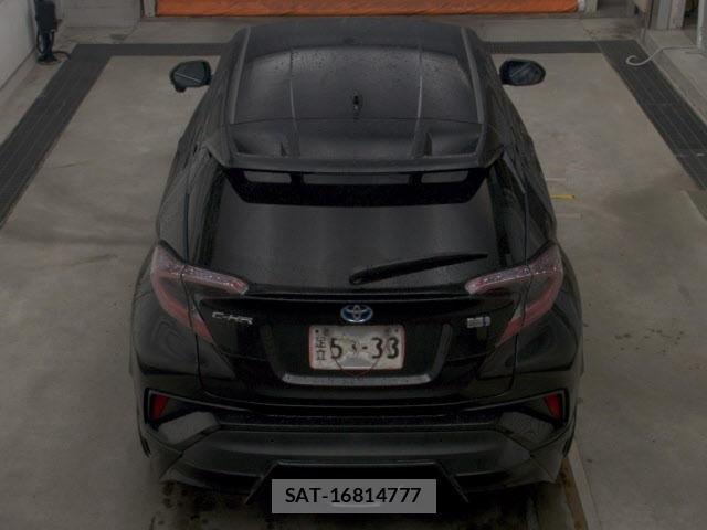 Toyota C-HR 2017 8768428-7