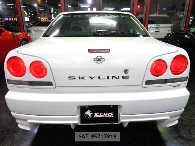 Nissan SKYLINE 2000 8909114-16