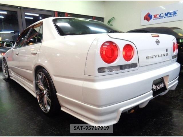 Nissan SKYLINE 2000 8909114-17
