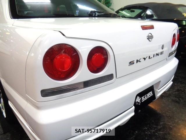 Nissan SKYLINE 2000 8909114-23