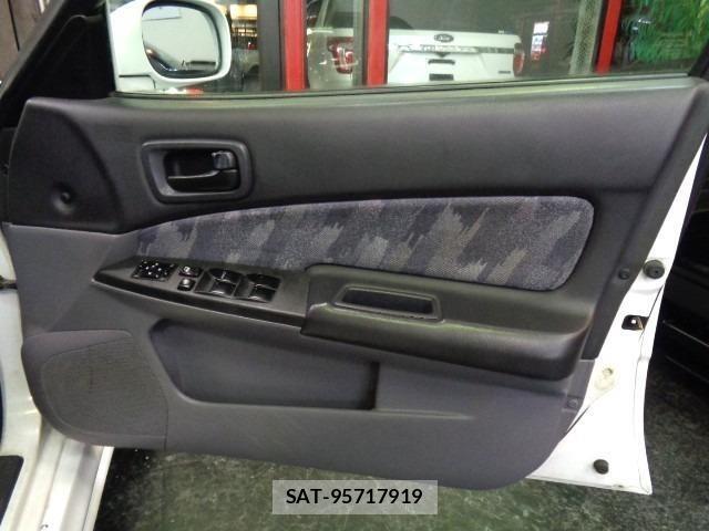 Nissan SKYLINE 2000 8909114-27
