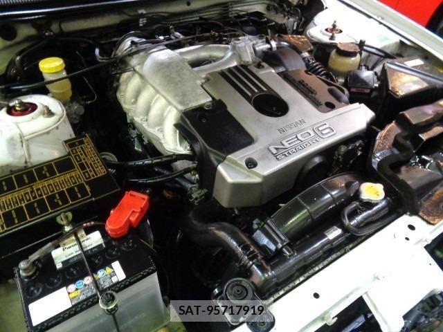 Nissan SKYLINE 2000 8909114-32