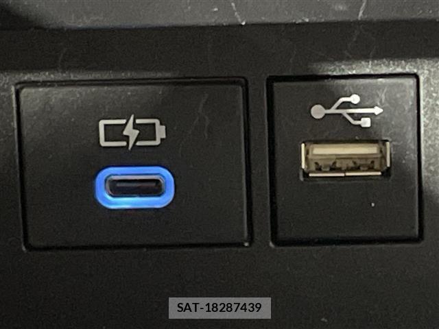 Toyota AQUA 2023 8946493-10