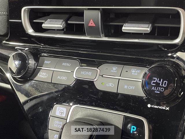 Toyota AQUA 2023 8946493-18