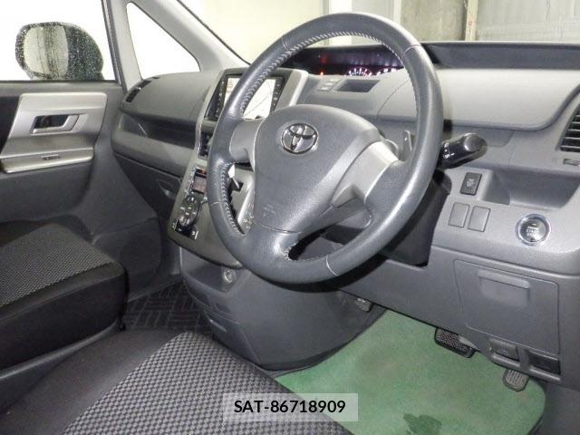 Toyota NOAH 2007 8765233-3