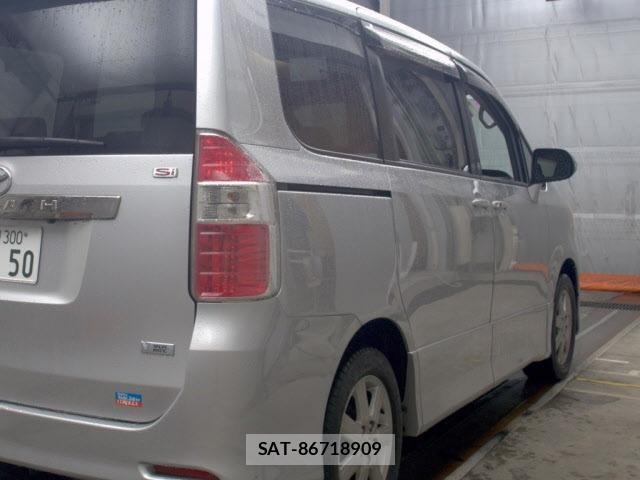 Toyota NOAH 2007 8765233-5