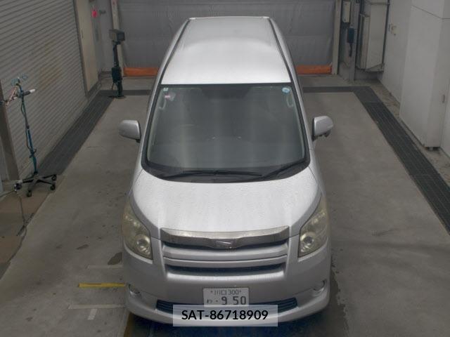 Toyota NOAH 2007 8765233-6