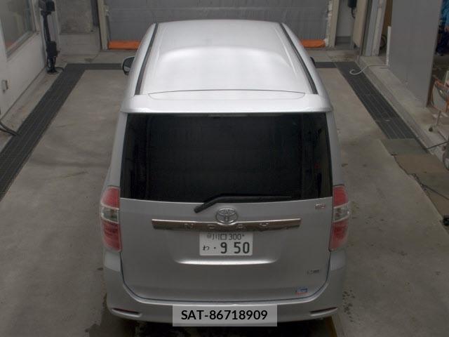 Toyota NOAH 2007 8765233-7