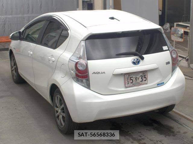Toyota AQUA 2014 8862347-1