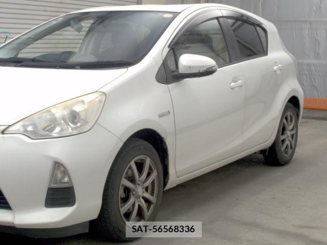 Toyota AQUA 2014 8862347-4