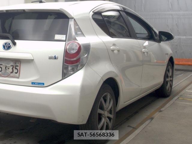 Toyota AQUA 2014 8862347-5