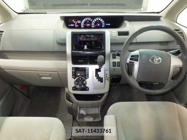 Toyota NOAH 2011 8722691-3