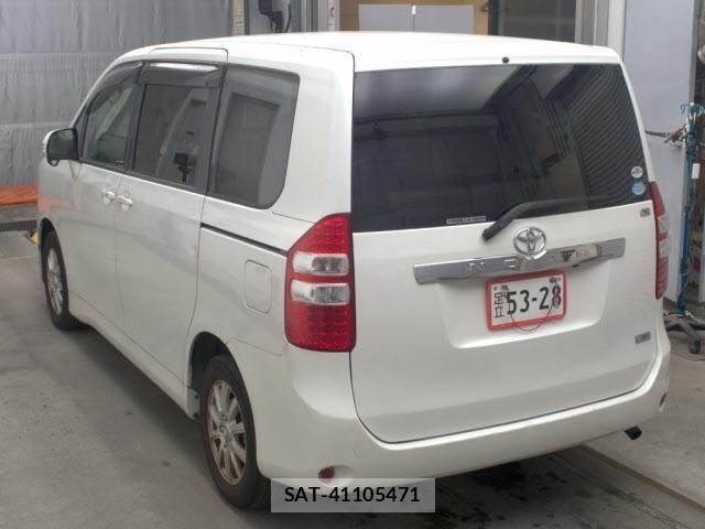 Toyota NOAH 2011 8870210-1