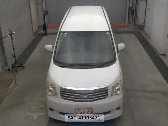 Toyota NOAH 2011 8870210-6