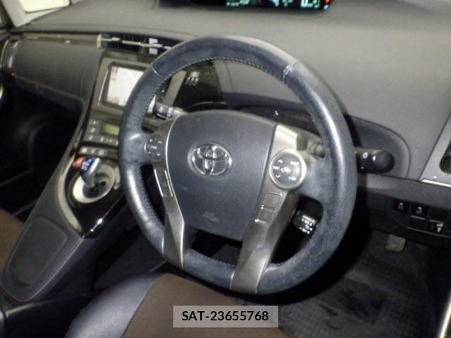 Toyota PRIUS PHV 2013 8915336-3