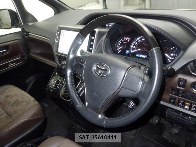 Toyota ESQUIRE 2018 8774530-3