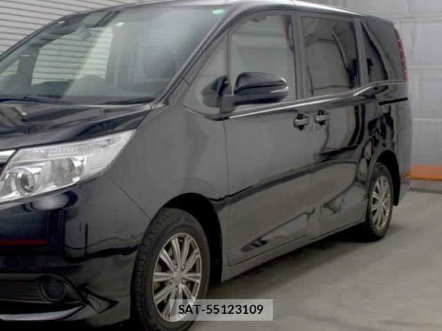 Toyota NOAH 2015 8870211-4