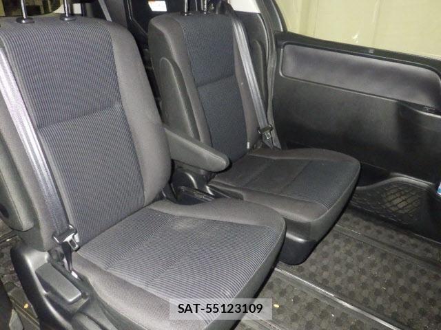 Toyota NOAH 2015 8870211-8
