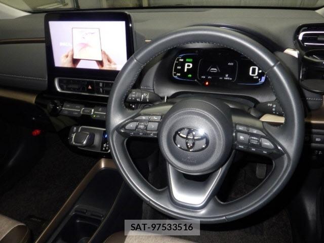 Toyota AQUA 2025 8682941-3