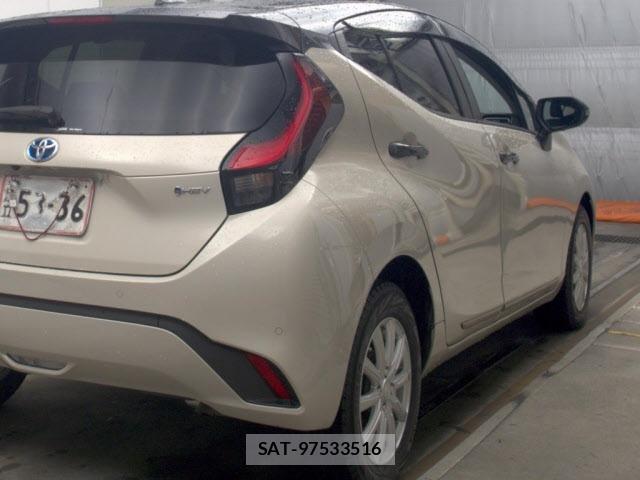 Toyota AQUA 2025 8682941-5