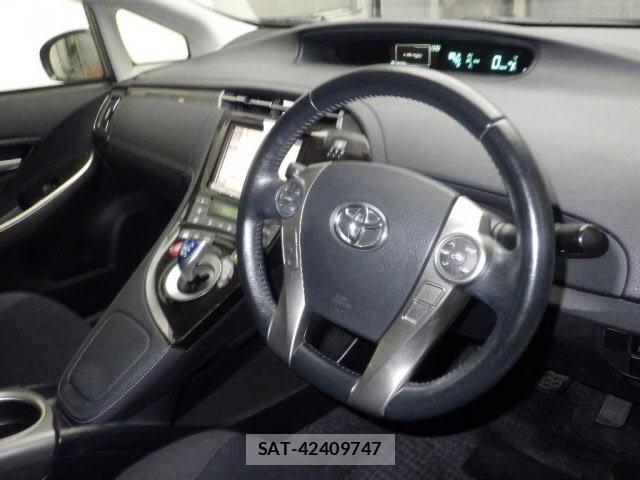 Toyota PRIUS PHV 2014 8772516-3