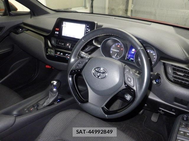 Toyota C-HR 2018 8684277-3