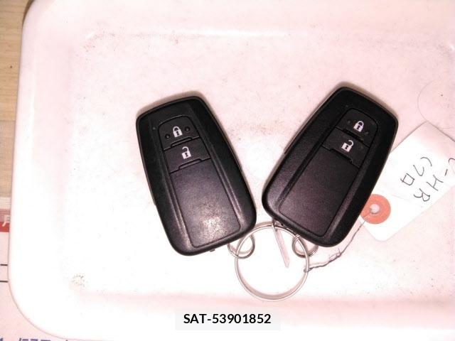 Toyota C-HR 2017 8684278-10