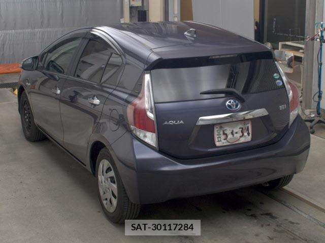 Toyota AQUA 2015 8682942-1