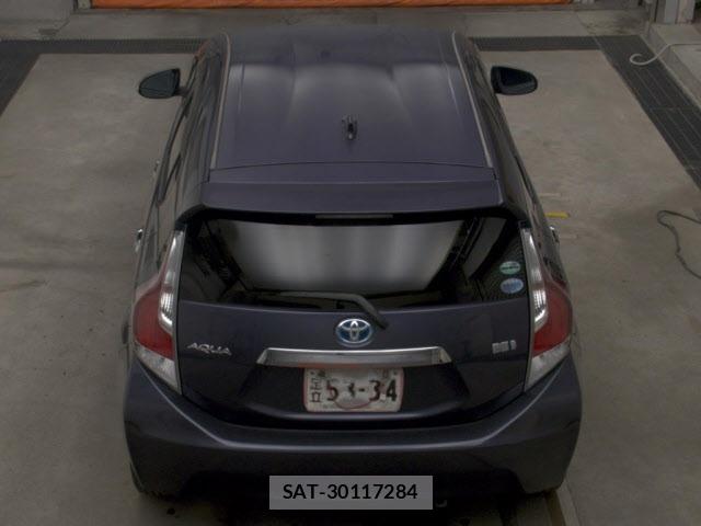 Toyota AQUA 2015 8682942-7
