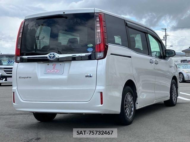 Toyota ESQUIRE 2015 8908406-1