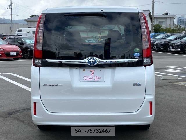 Toyota ESQUIRE 2015 8908406-6