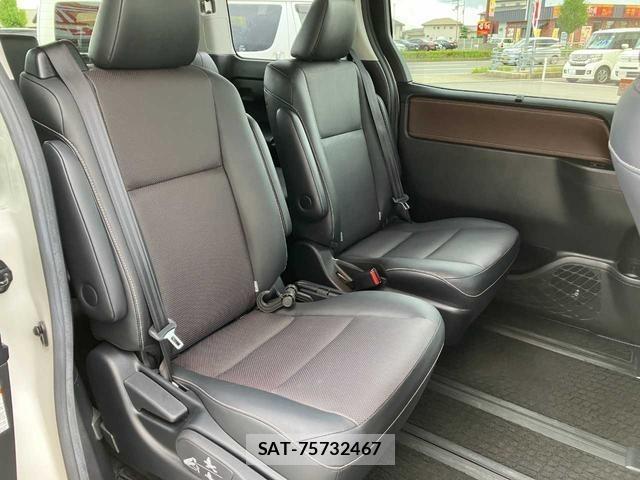 Toyota ESQUIRE 2015 8908406-9