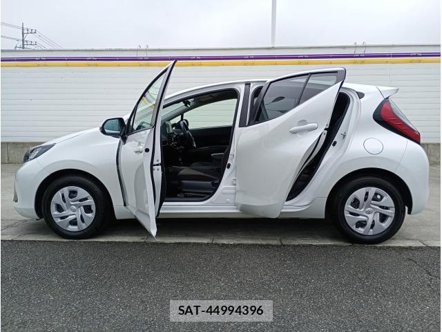 Toyota AQUA 2024 8682979-33