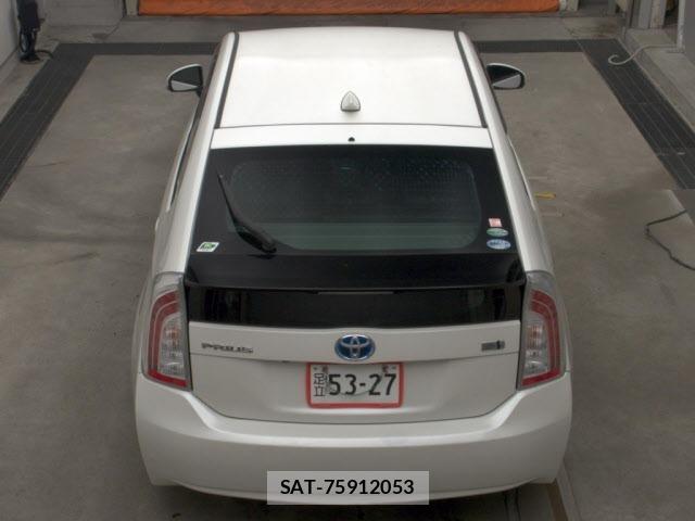 Toyota PRIUS 2015 8691597-7
