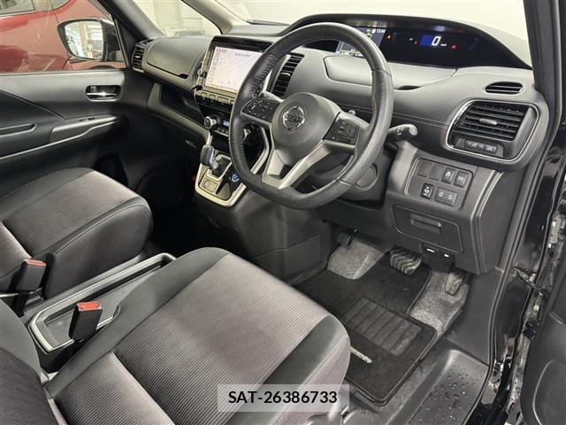 Nissan SERENA 2018 8924293-1