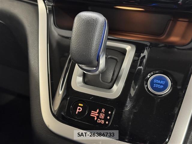 Nissan SERENA 2018 8924293-15