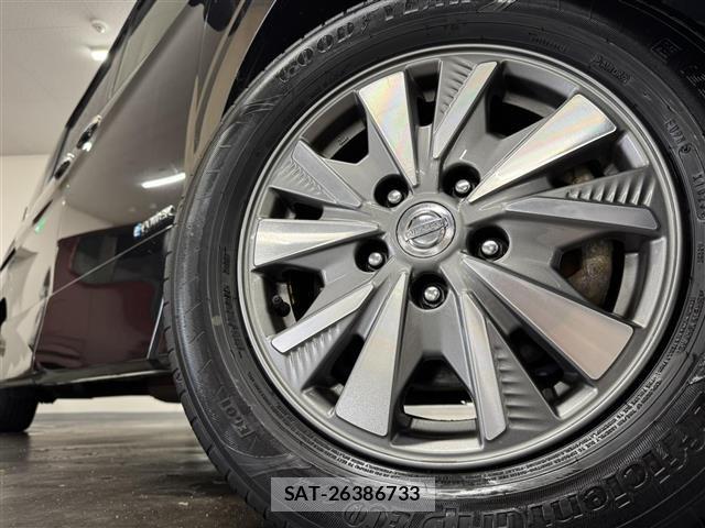 Nissan SERENA 2018 8924293-24