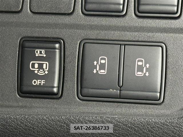 Nissan SERENA 2018 8924293-27