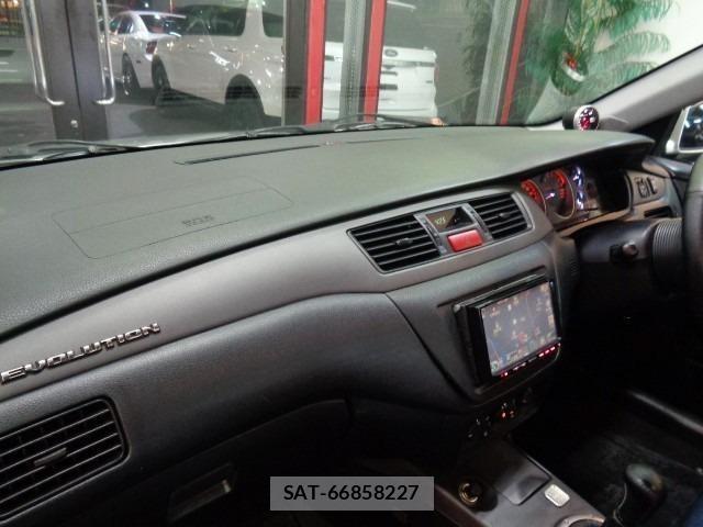 Mitsubishi LANCER 2001 8677958-38