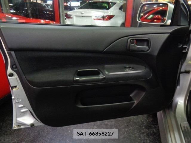 Mitsubishi LANCER 2001 8677958-39
