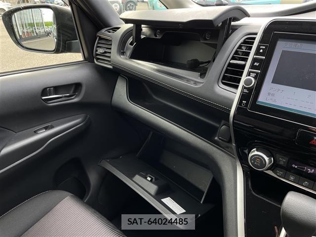 Nissan SERENA 2016 8924312-3