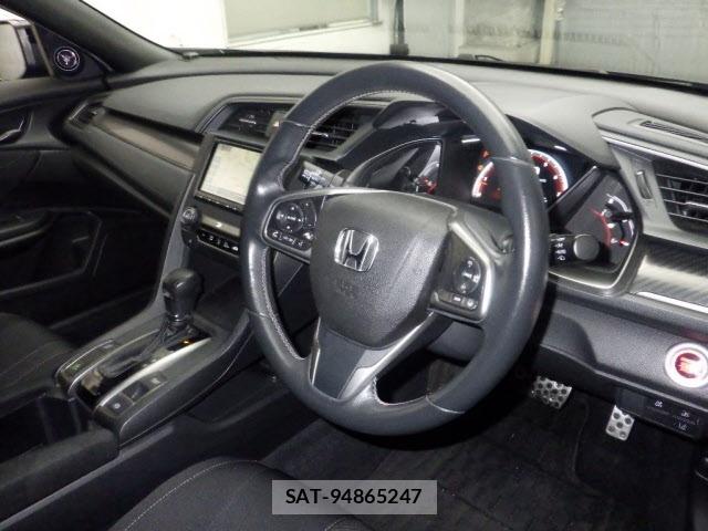 Honda CIVIC 2018 8677510-3