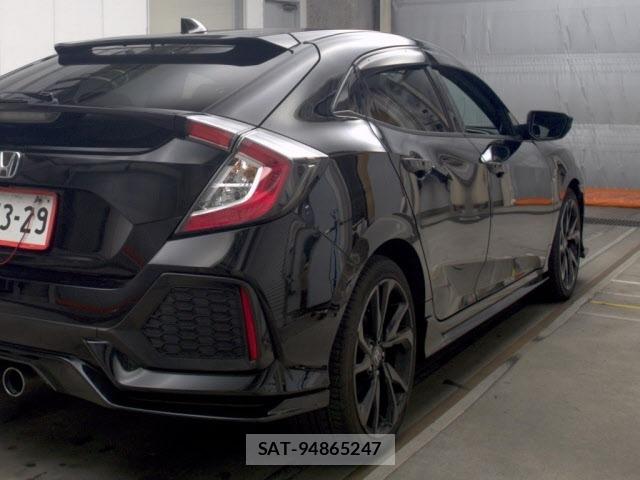 Honda CIVIC 2018 8677510-5
