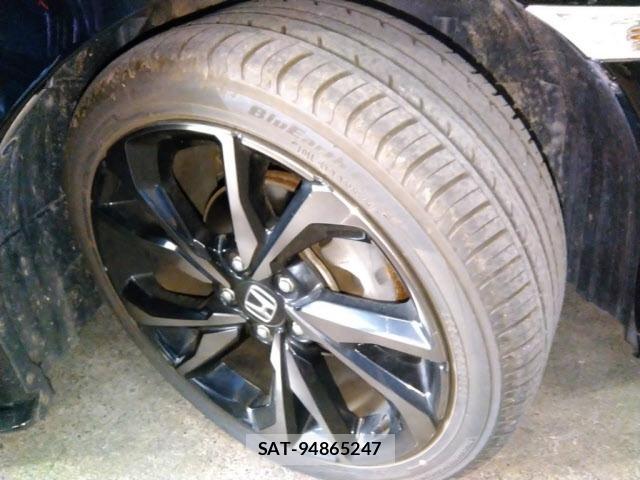 Honda CIVIC 2018 8677510-9