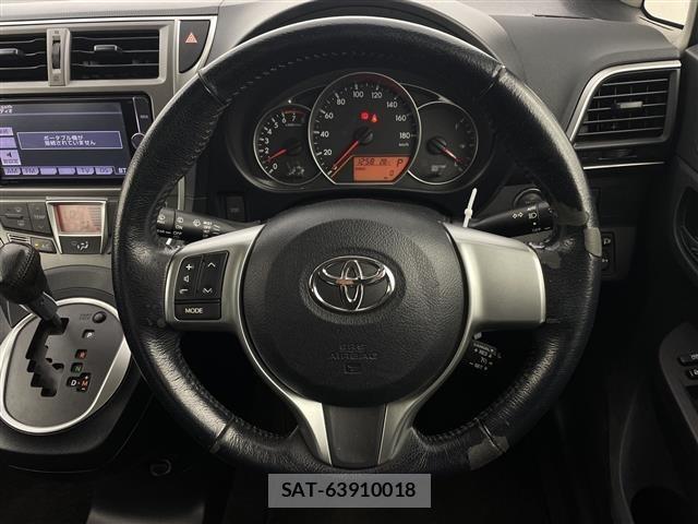Toyota RACTIS 2013 8680713-16
