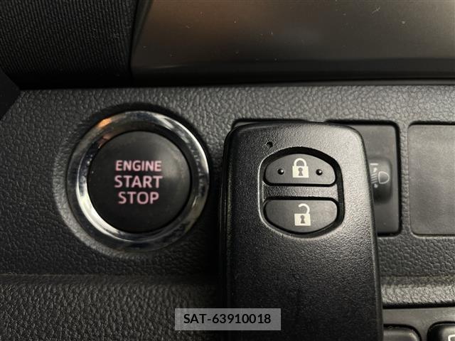 Toyota RACTIS 2013 8680713-7