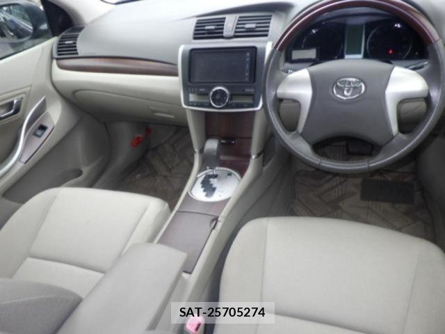 Toyota PREMIO 2011 8807499-2